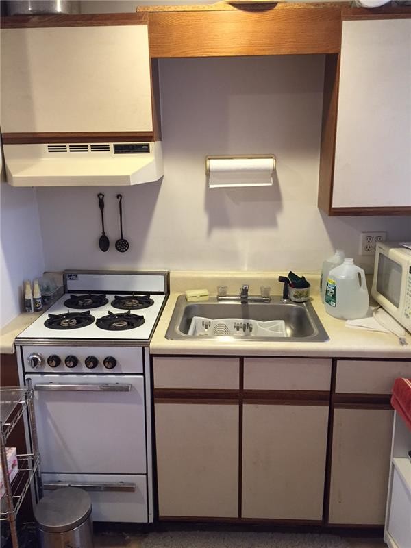 Building Photo - 336 E 6th St