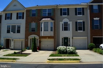 Building Photo - 2518 James Maury Dr
