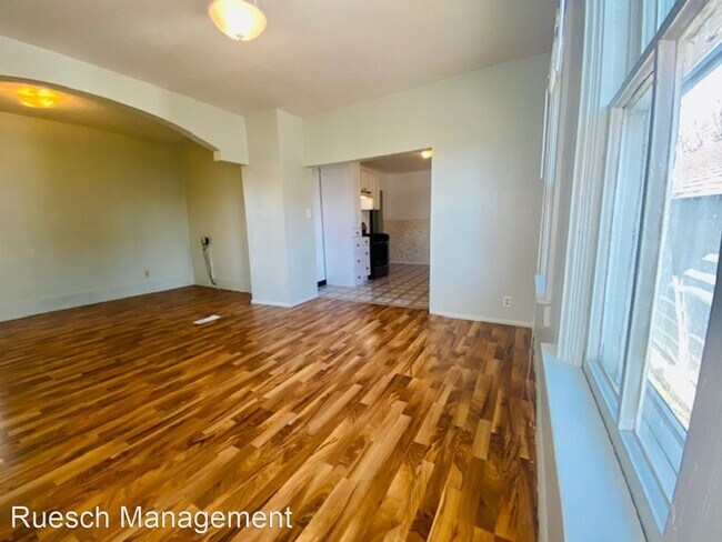 Building Photo - 3 br, 1 bath House - 2255 Manitowoc Rd