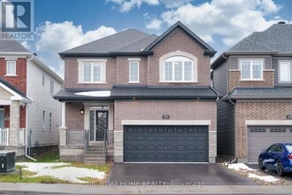 Building Photo - 366 Cloyne Cres