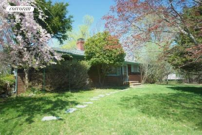 Building Photo - 146 W Neck Rd