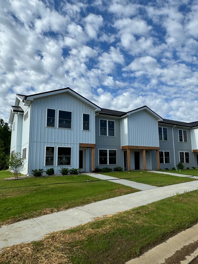 Foto principal - The Daugherty Preserve - Townhome Building 1