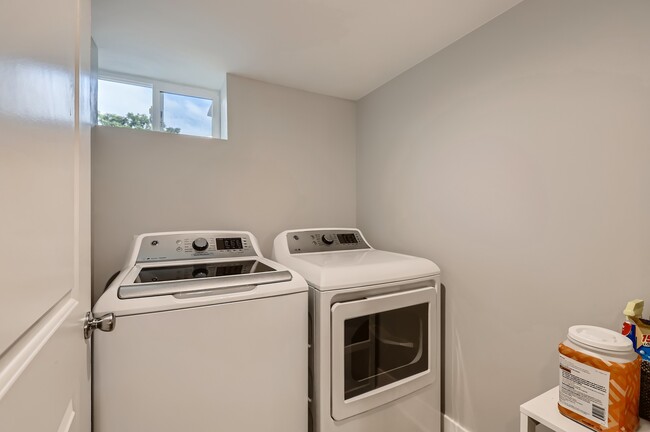 Photo - 2990 Elm St Apartment