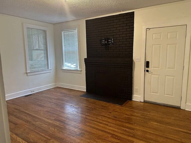 Building Photo - 3 Bed, 2 Bath Home Near Downtown Columbia!