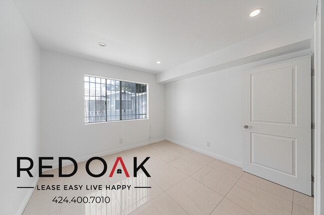 Building Photo - 3540 Fletcher Dr