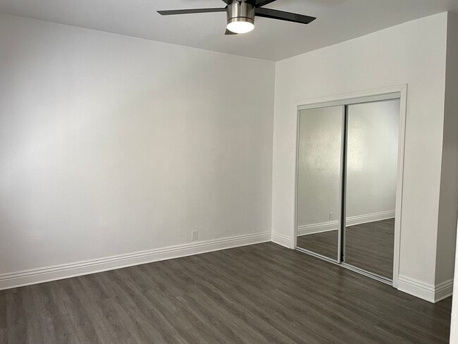 Interior Photo - Kingsley Kourt