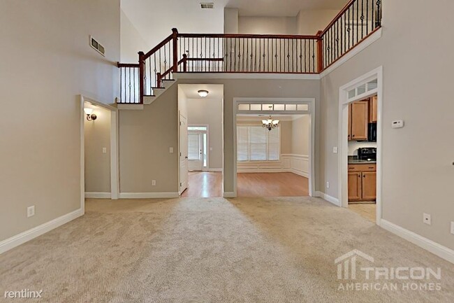 Building Photo - 303 Oscar Way
