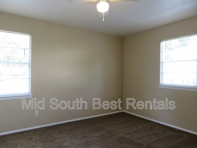 Building Photo - 3252 Ardmore St