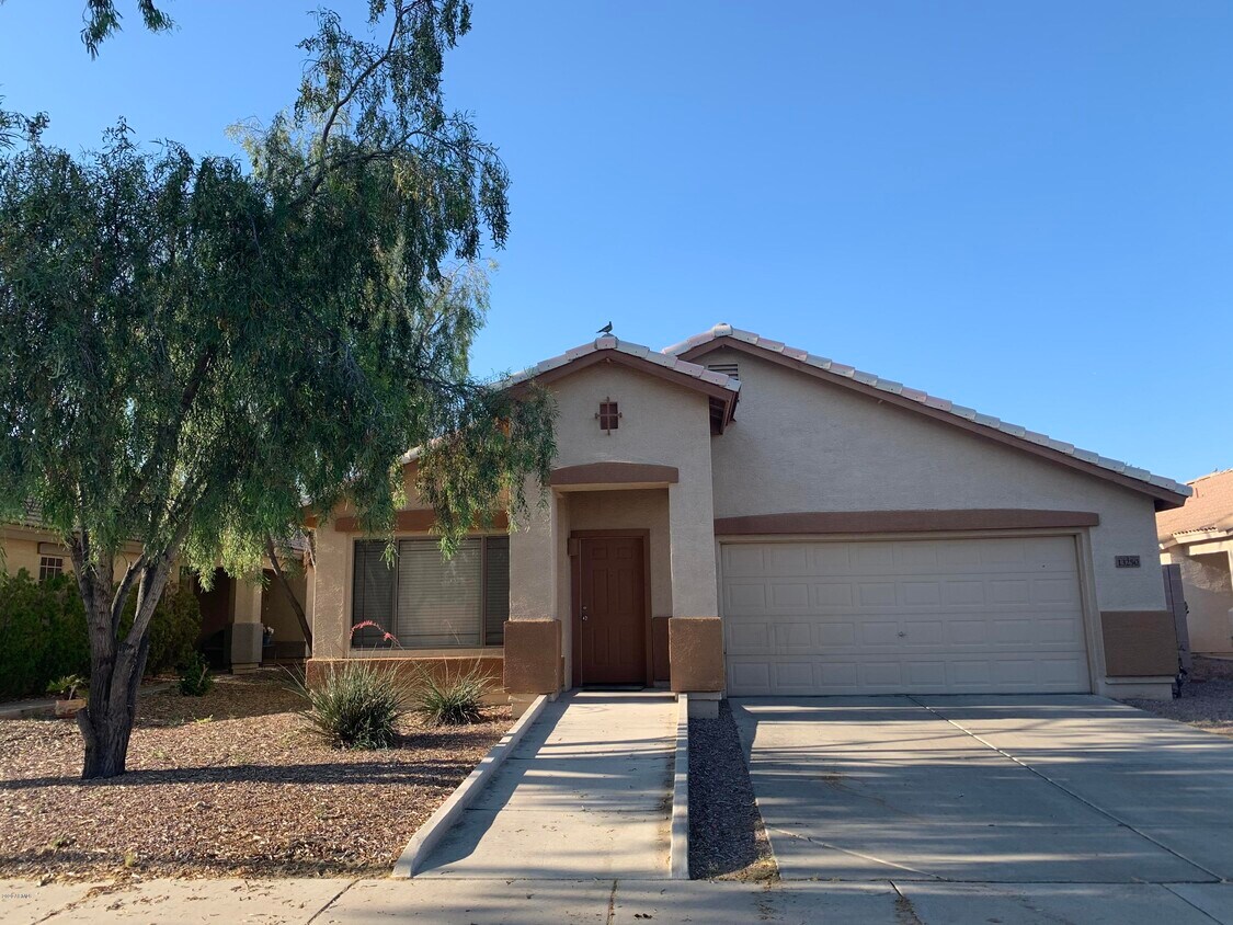 Foto principal - 13250 W Port Royale Ln