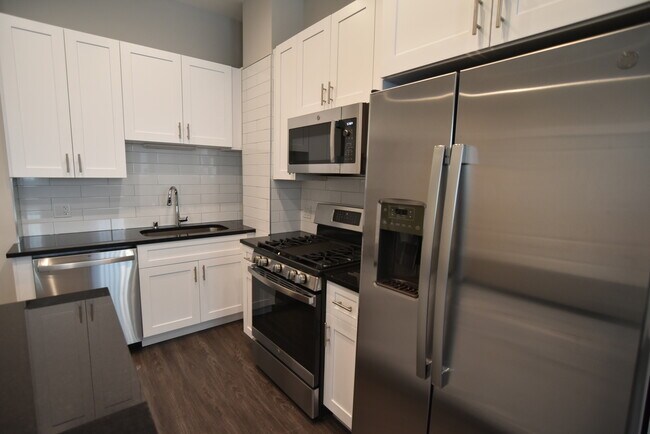 Foto del edificio - 1730 W Greenleaf Ave