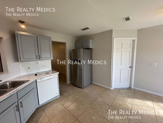 Building Photo - 20515 Macon Pkwy