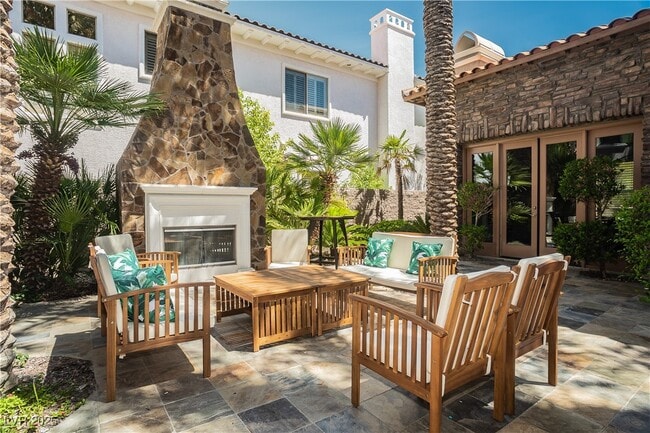 Building Photo - 12097 Oakland Hills Dr