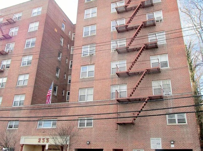 Foto del edificio - 255 Bronx River Rd