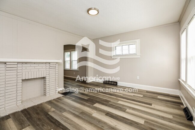 Foto del edificio - 1734 Brussels St