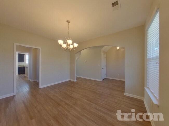 Foto del edificio - 583 Goldstone Ln