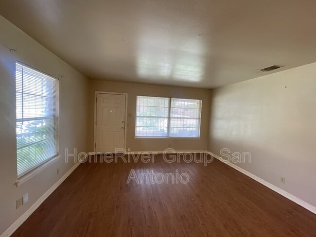 Building Photo - 234 Sunnyland Dr