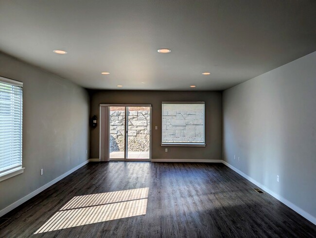 Foto del edificio - Newer 3-Bed, 2-Bath Home in East Wenatchee!