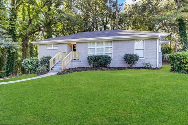 Foto del edificio - 2755 Rockcliff Rd SE
