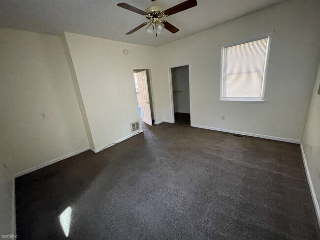 Foto del edificio - 1 br, 1 bath House - 15 2nd Street