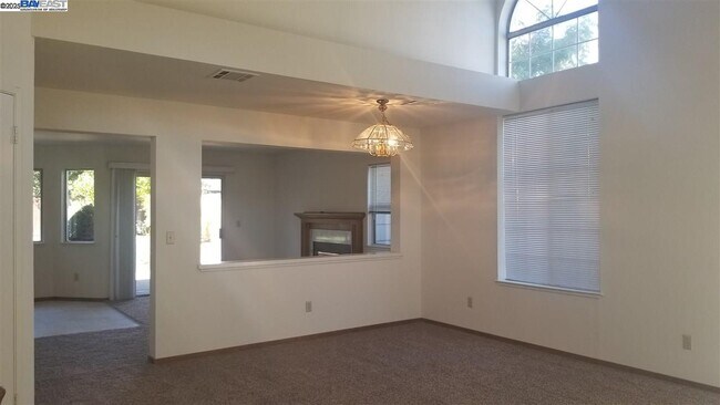 Building Photo - 3011 Badger Dr