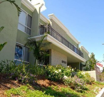 Primary Photo - 10557 Lindley Ave