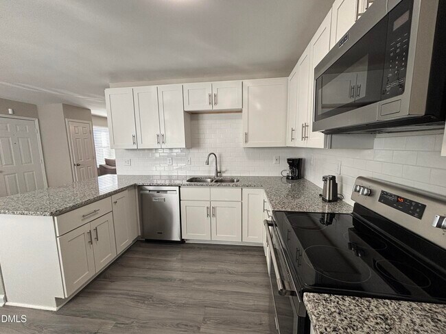 Foto del edificio - 2305 Fitzgerald Ave