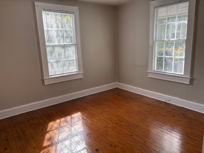 Living Room - 417 S Woodrow St