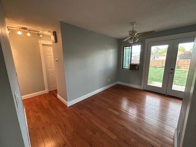 Kitchen Nook/Dinning - 632 37th Ave