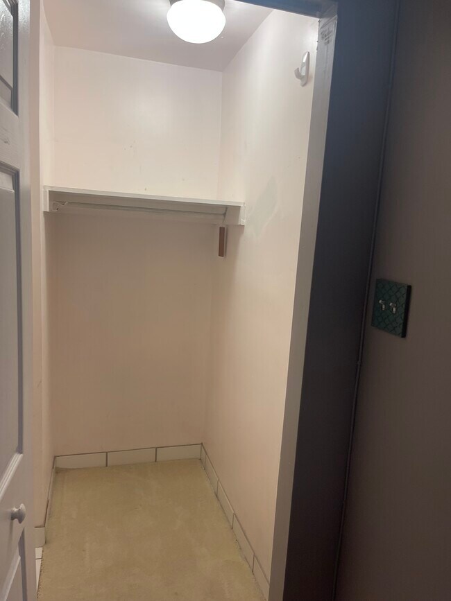 Closets Galore - 1420 N St NW