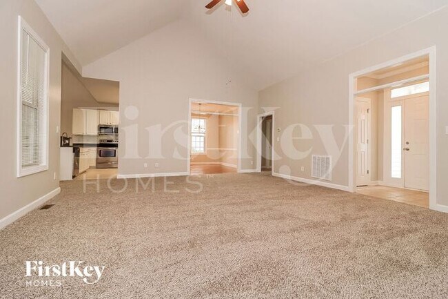 Foto del edificio - 218 Sweetbriar Ct