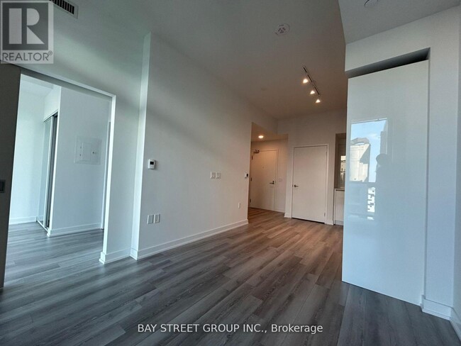 Building Photo - 121-1121 St Patrick St