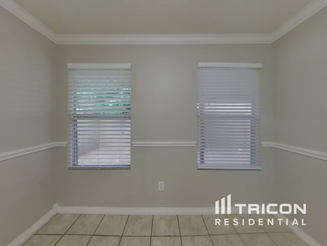 Building Photo - 1043 Somercotes Ln