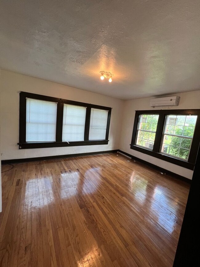 Building Photo - New Rental!!!!