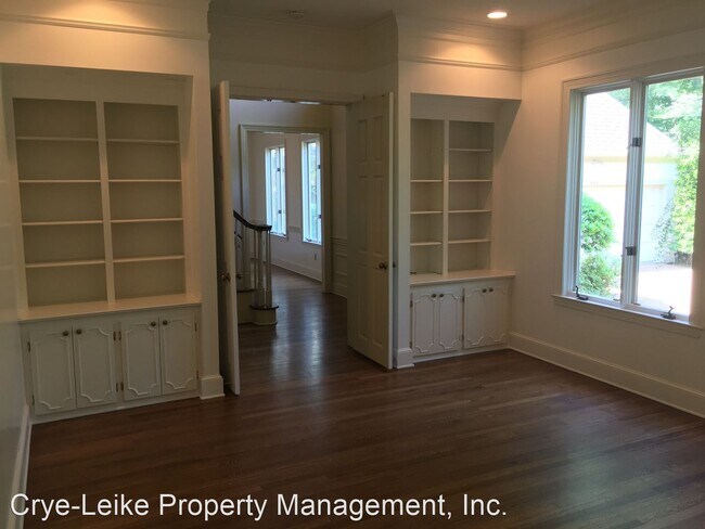 Building Photo - 4 br, 3.5 bath House - 320 N River Oaks