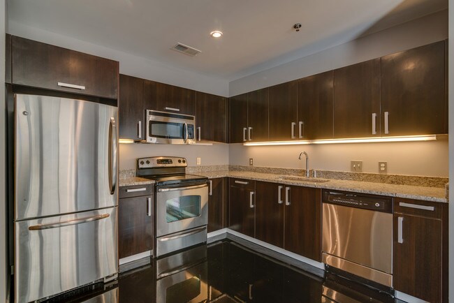 Foto del edificio - 600 12th Ave S