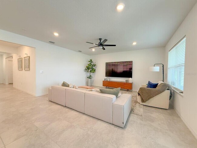 Foto del edificio - 580 Pine Tree Blvd