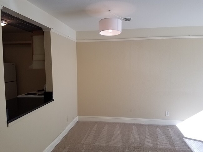 Building Photo - 800 N Allen Pl