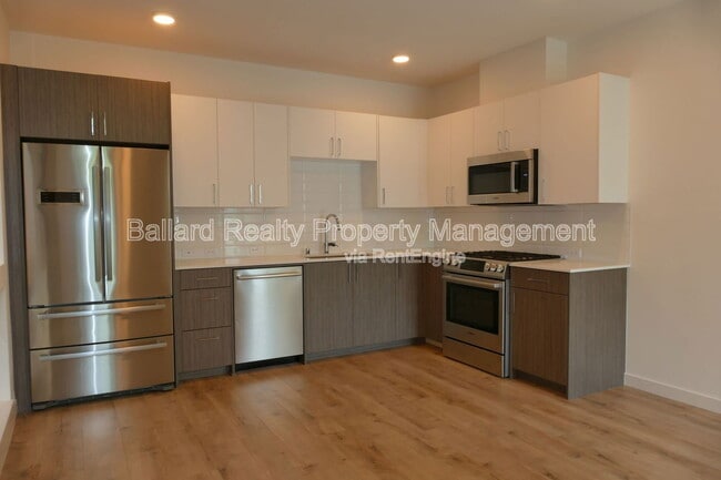 Building Photo - 1121 E Howell St
