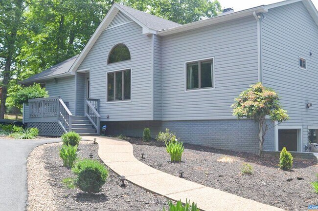 Building Photo - Furnished Golf Course Rental