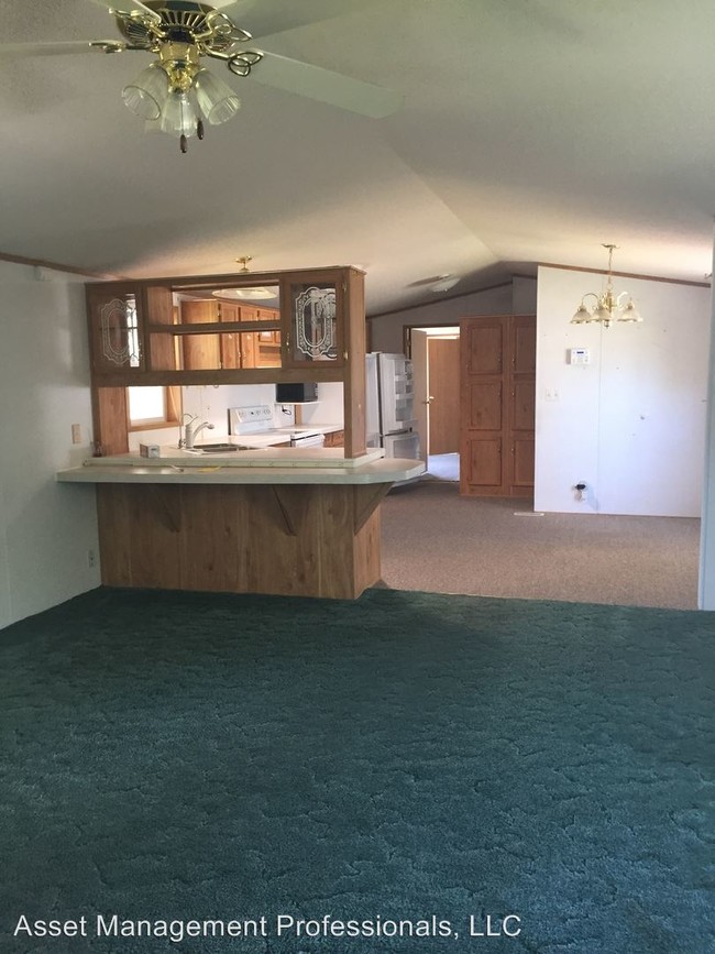 Foto del edificio - 3 br, 2 bath House - 808 Radford Sq W