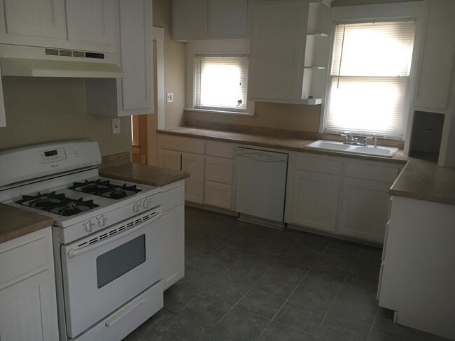 Building Photo - 2 bedroom in Corsicana TX 75110