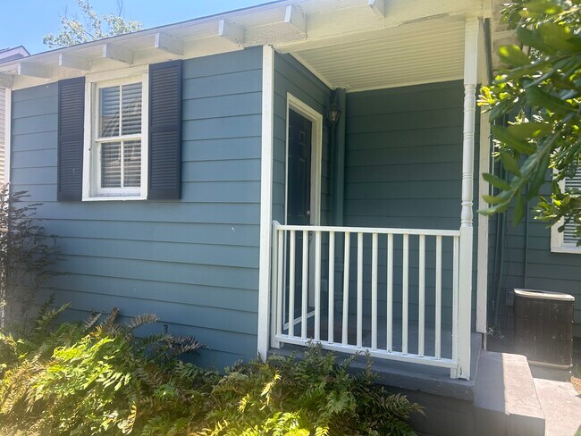 Foto del edificio - 520 E Hall Ln