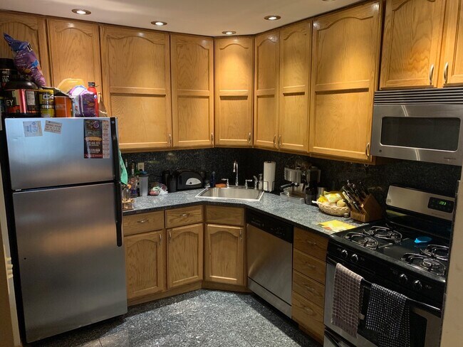 Foto del edificio - 3900 N Pine Grove Ave