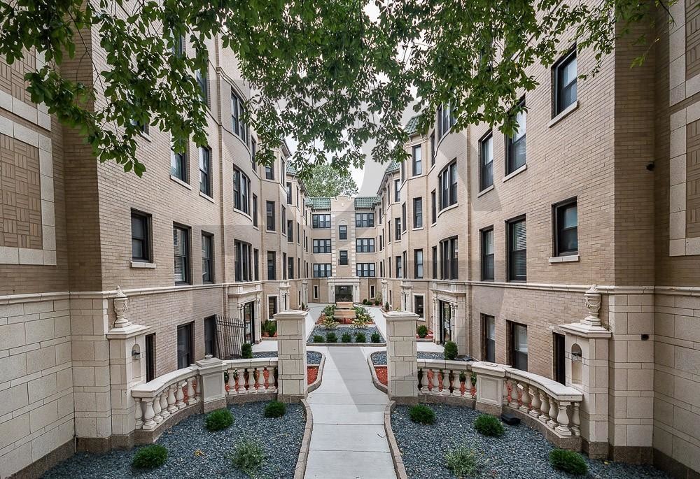 4034 N Ashland Ave, Chicago, IL 60613 Rentals in Chicago at 4034 N