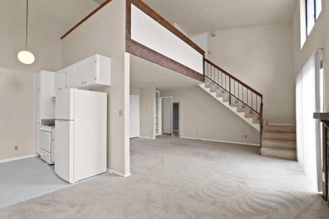 Building Photo - 3415 McLaughlin Ave in Mar Vista!  Steps t...