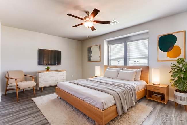 Building Photo - Lakewood Manor