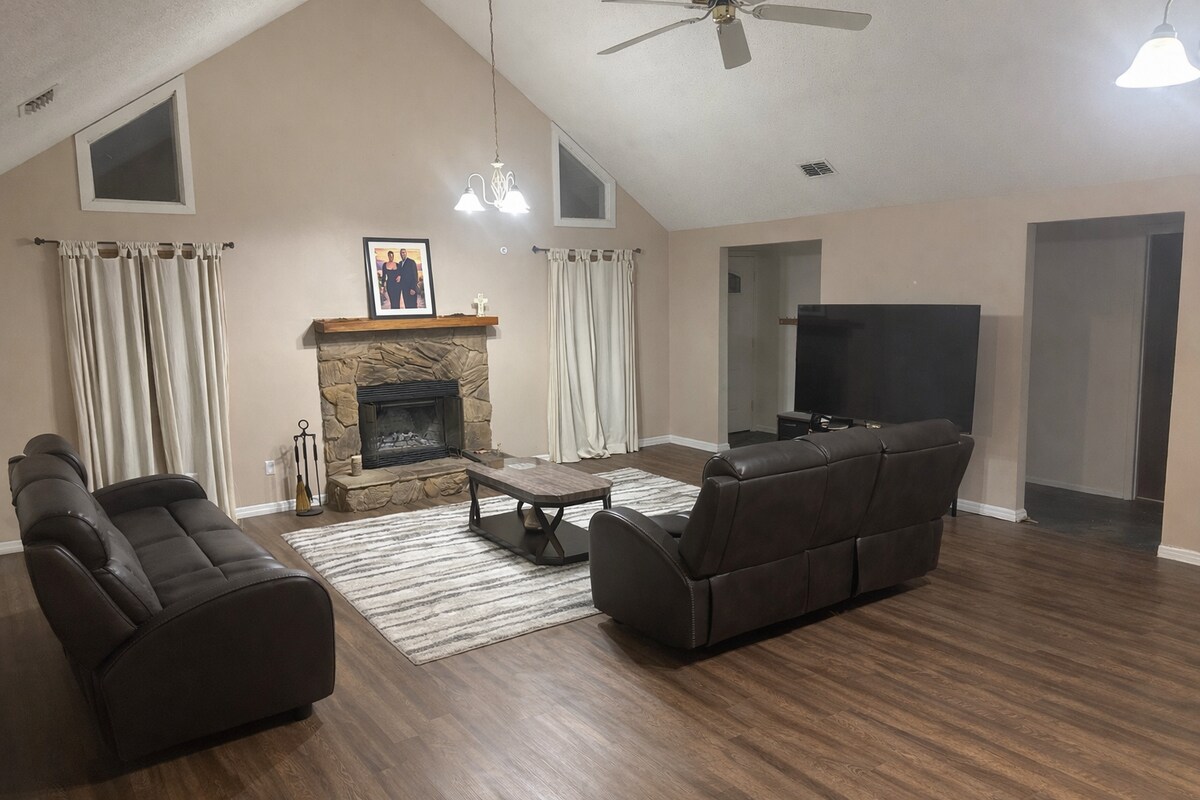 Building Photo - 2877 Gatling Blvd