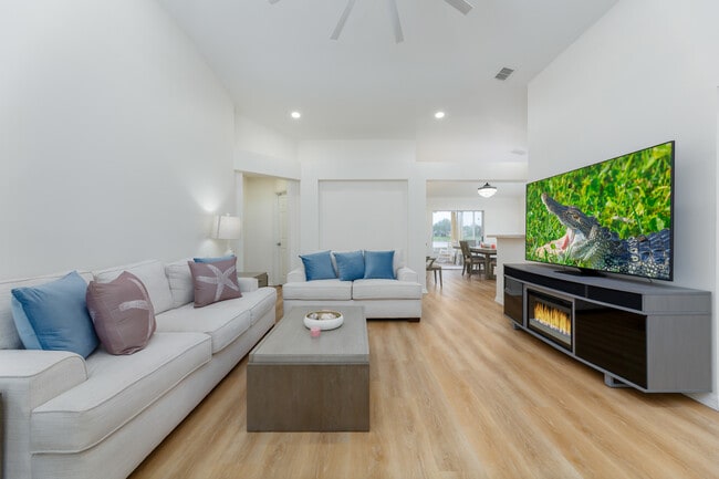 Building Photo - 4540 Bellaluna Dr