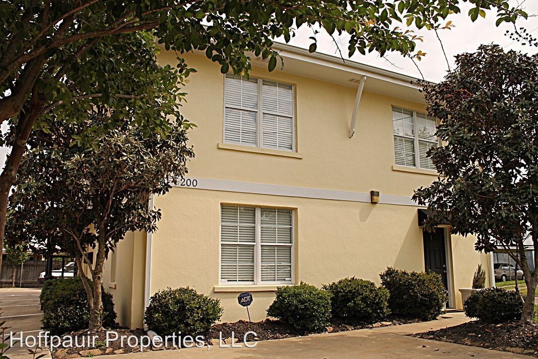 Primary Photo - 200 W 11th St
