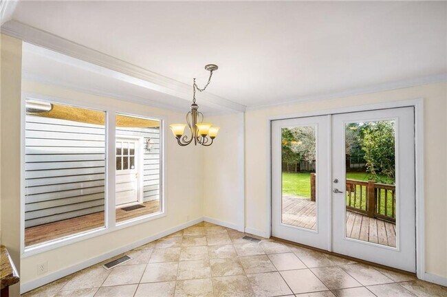 Building Photo - SPRINGHILL BEAUTY
